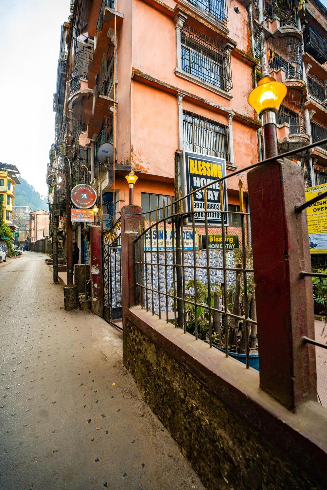 Monratino Himadrie -2 Mins Walk From Mall Road - All Rooms Have Kanchenjunga Mountain View Darjeeling  Extérieur photo