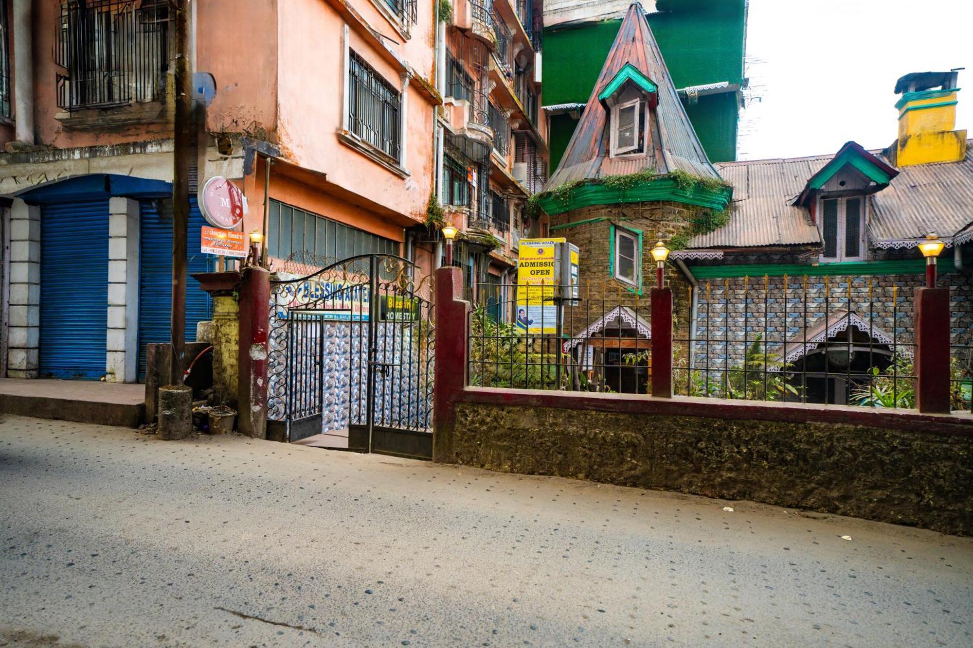 Monratino Himadrie -2 Mins Walk From Mall Road - All Rooms Have Kanchenjunga Mountain View Darjeeling  Extérieur photo