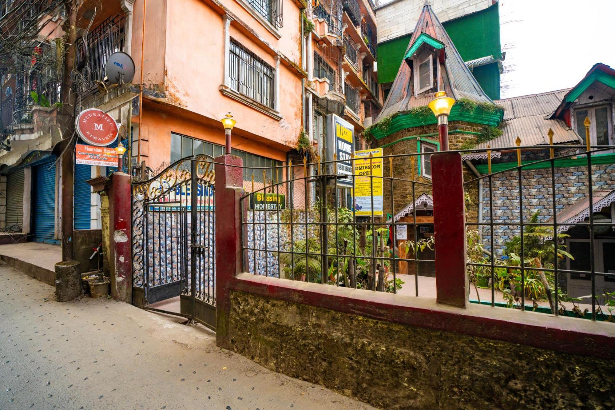 Monratino Himadrie -2 Mins Walk From Mall Road - All Rooms Have Kanchenjunga Mountain View Darjeeling  Extérieur photo