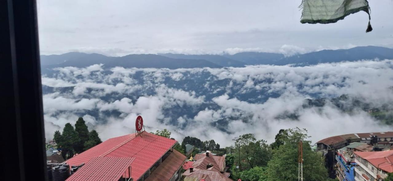 Monratino Himadrie -2 Mins Walk From Mall Road - All Rooms Have Kanchenjunga Mountain View Darjeeling  Extérieur photo